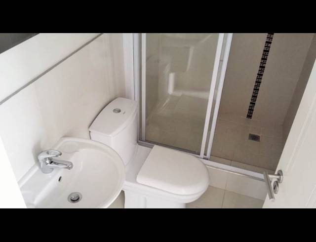 2 bed property to rent in THREE ANCHOR BAY